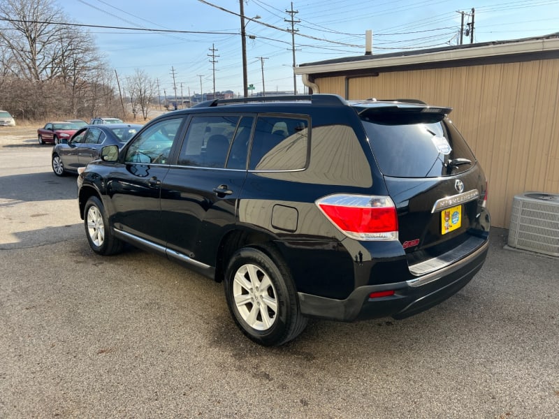 Toyota Highlander 2011 price $7,290