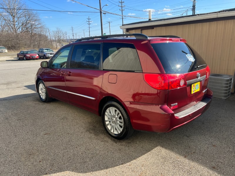 Toyota Sienna 2008 price $5,990