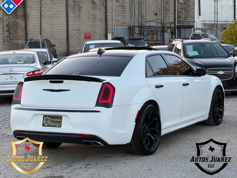 CHRYSLER 300 2018 price $18,000 Cash