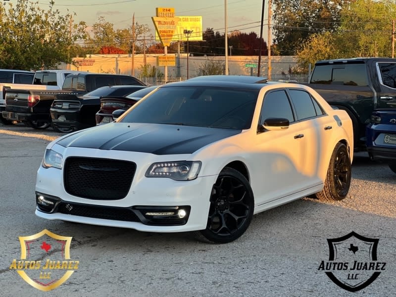 CHRYSLER 300 2018 price $18,000 Cash