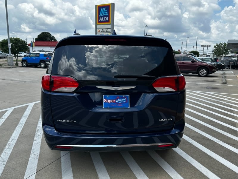 Chrysler PACIFICA 2017 price $19,995