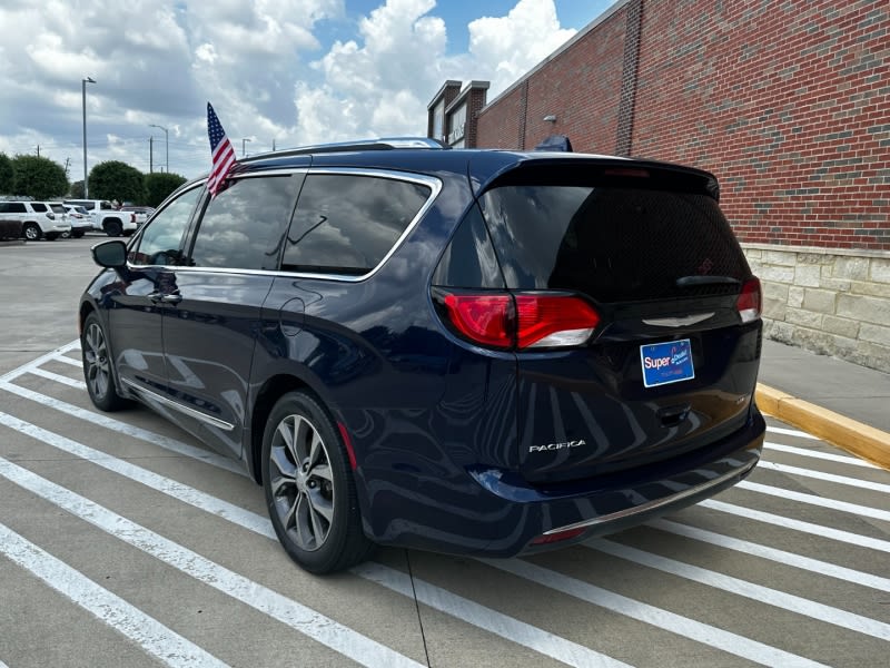 Chrysler PACIFICA 2017 price $19,995