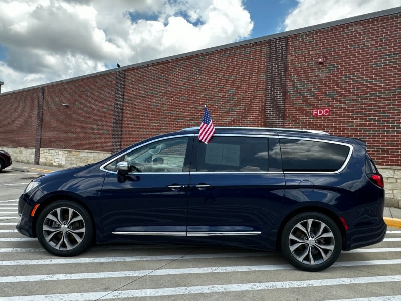 Chrysler PACIFICA 2017 price $19,995