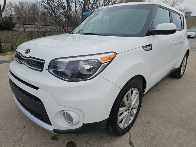 Kia Soul 2017 price $10,998