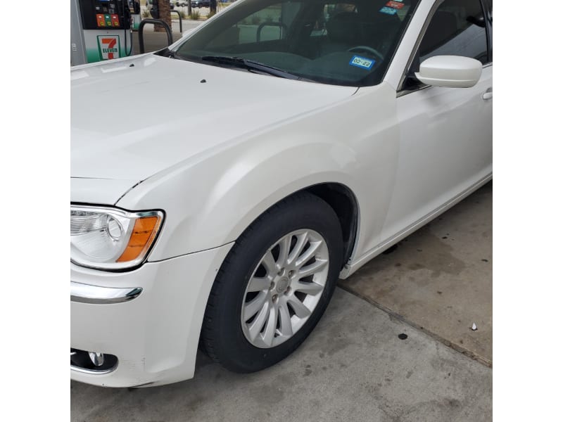 Chrysler 300 2013 price $4,750