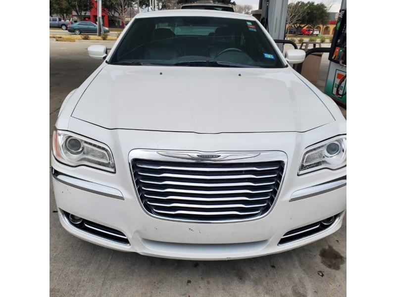 Chrysler 300 2013 price $5,988