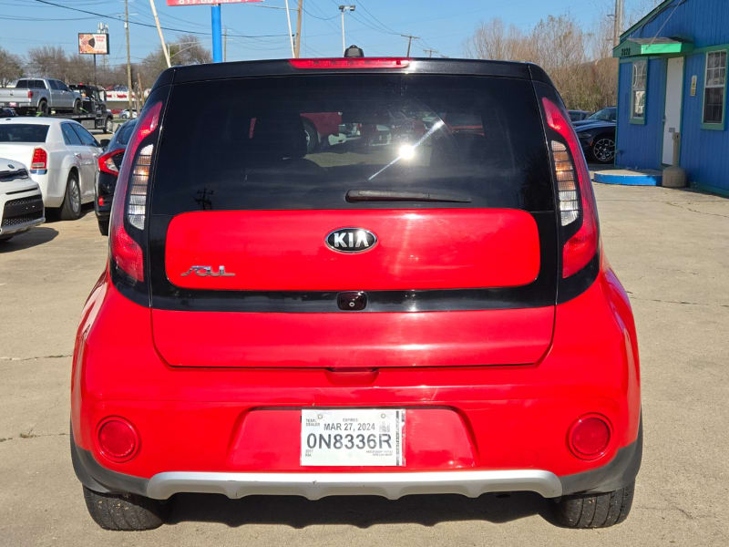 Kia Soul 2017 price $8,788