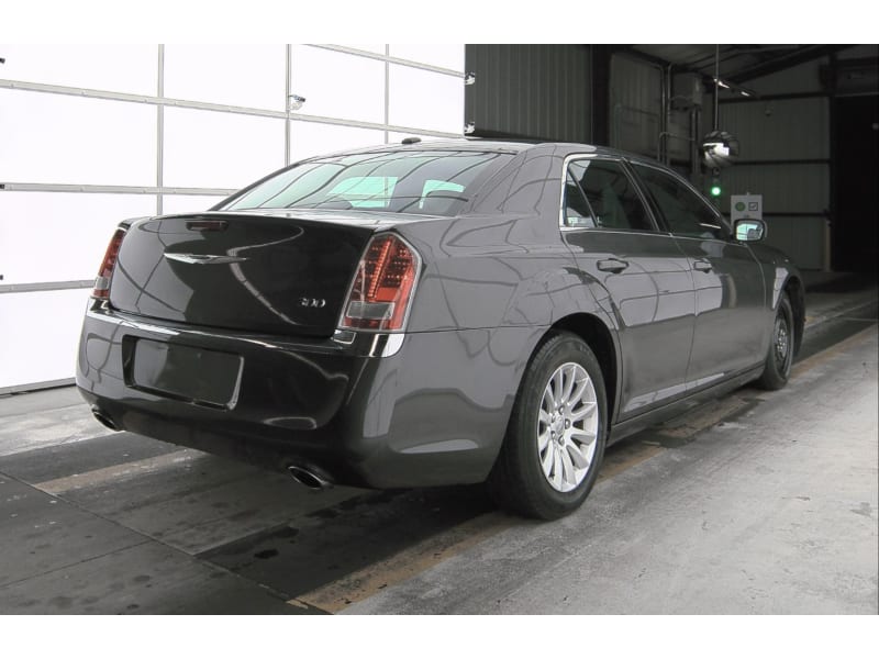 Chrysler 300 2013 price $13,950