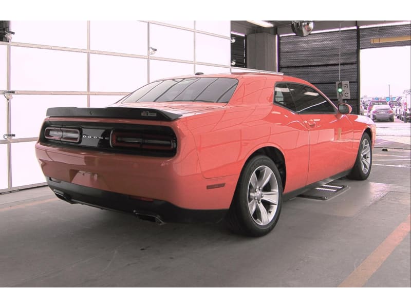 Dodge Challenger 2018 price $14,988