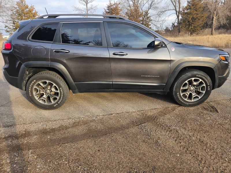 Jeep Cherokee 2020 price $17,495