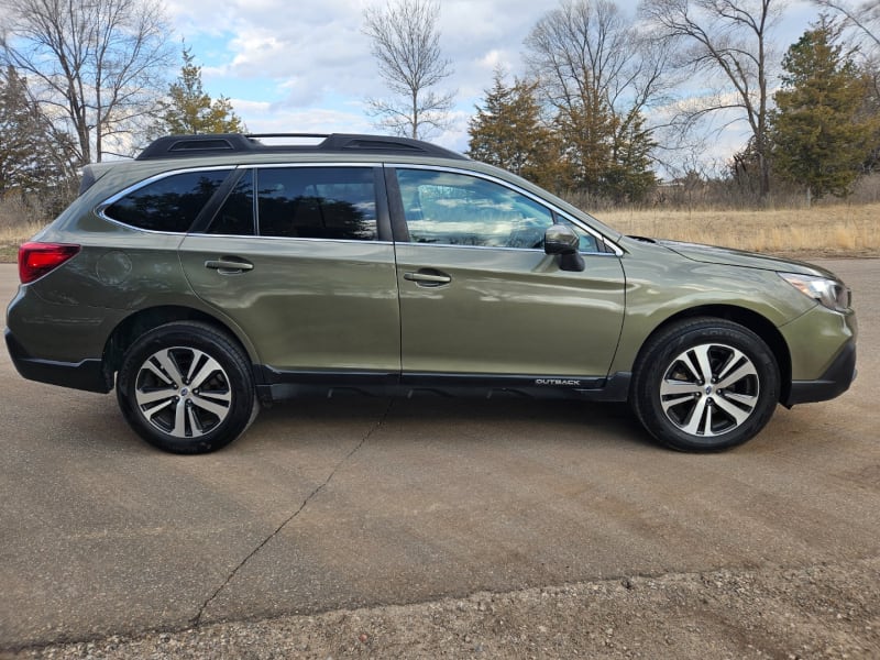 Subaru Outback 2019 price $17,995