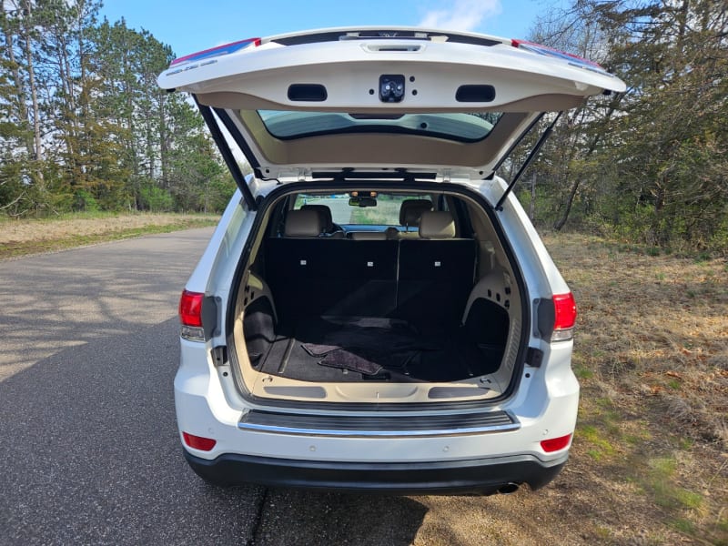 Jeep Grand Cherokee 2015 price $15,495