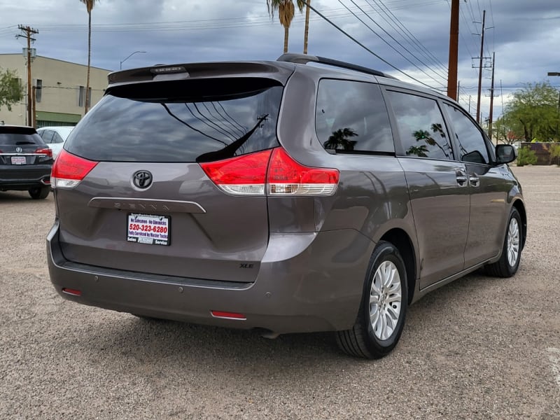 Toyota Sienna 2014 price $19,999