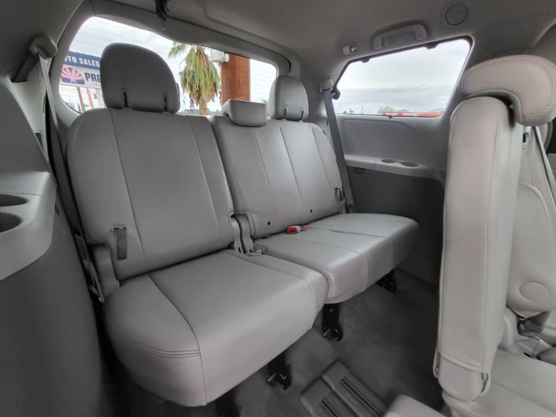 Toyota Sienna 2014 price $19,999