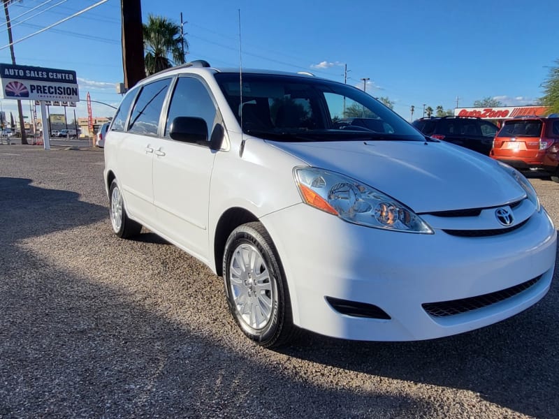 Toyota Sienna 2010 price $11,999