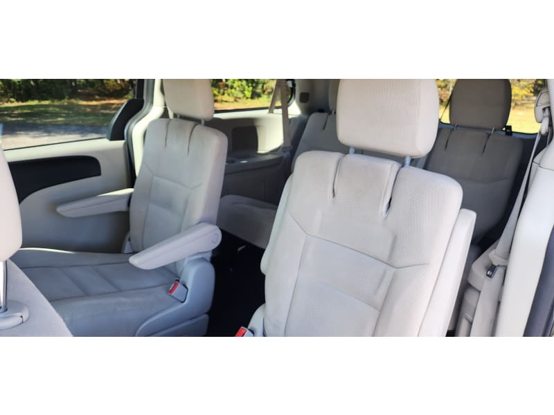 Dodge Grand Caravan 2015 price $9,275