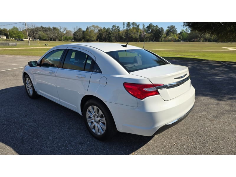 Chrysler 200-Series 2014 price $8,395