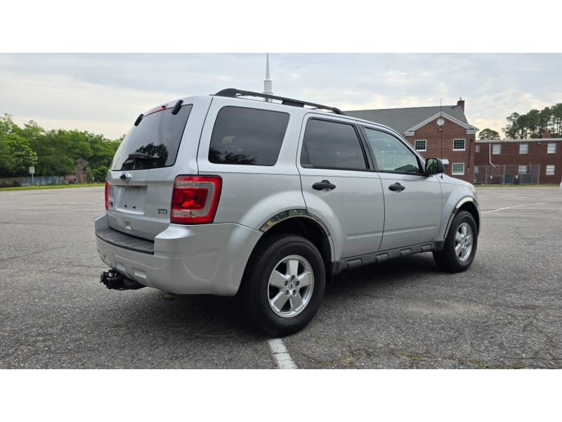 Ford Escape 2011 price $7,500