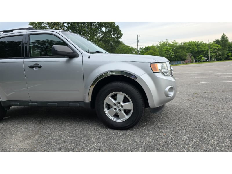 Ford Escape 2011 price $7,500