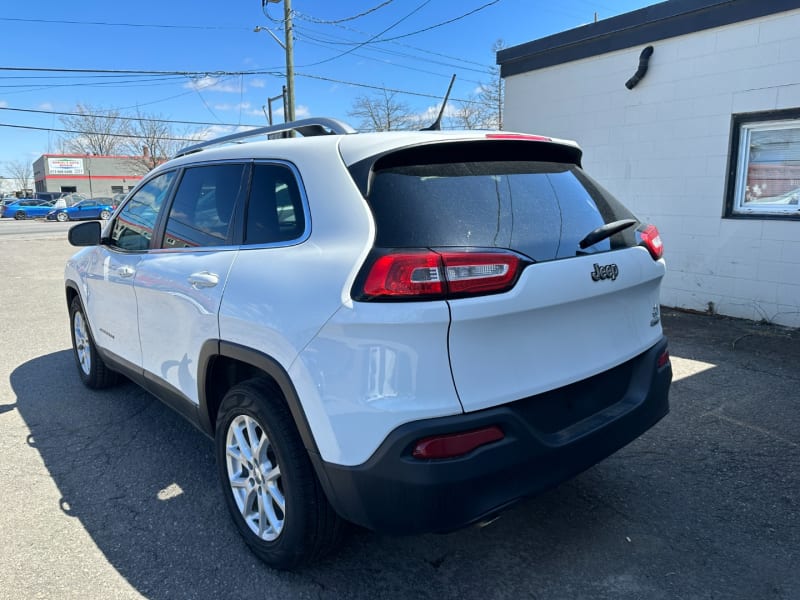 Jeep Cherokee 2015 price $9,995