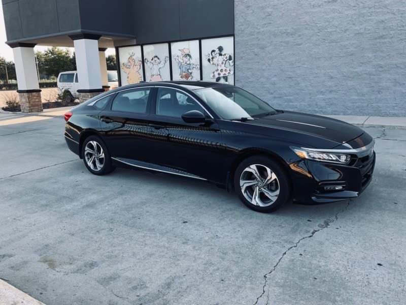 Honda Accord Sedan 2018 price $18,500