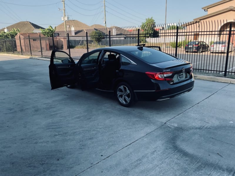 Honda Accord Sedan 2018 price $18,500