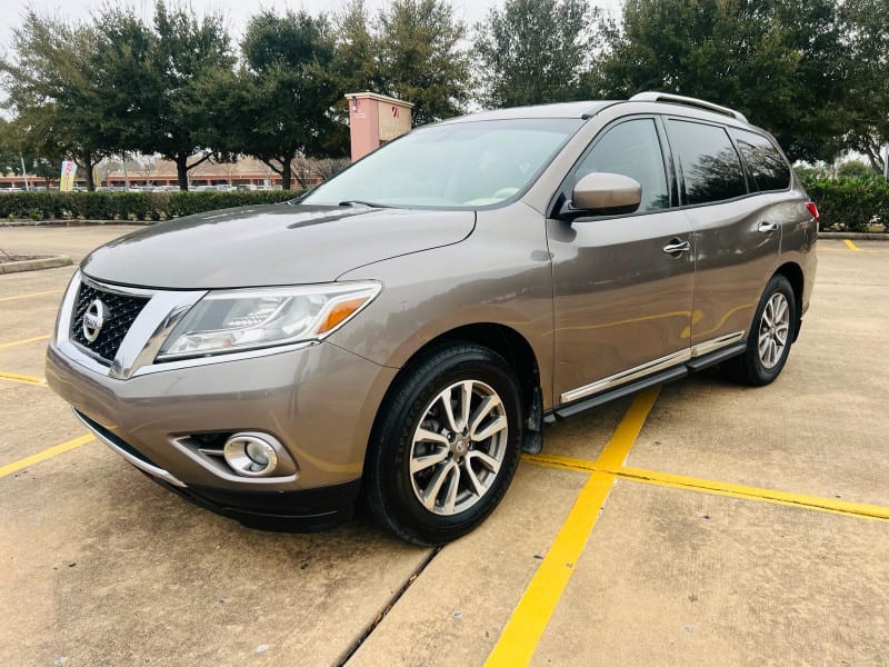 Nissan Pathfinder 2013 price $9,400