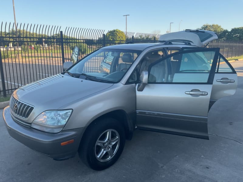 Lexus RX 300 2002 price $3,500