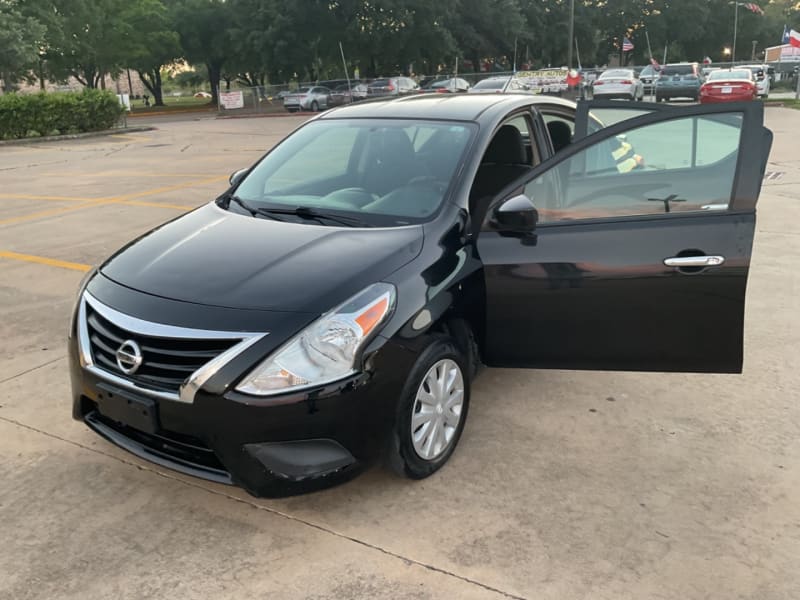 Nissan Versa Sedan 2017 price $7,870