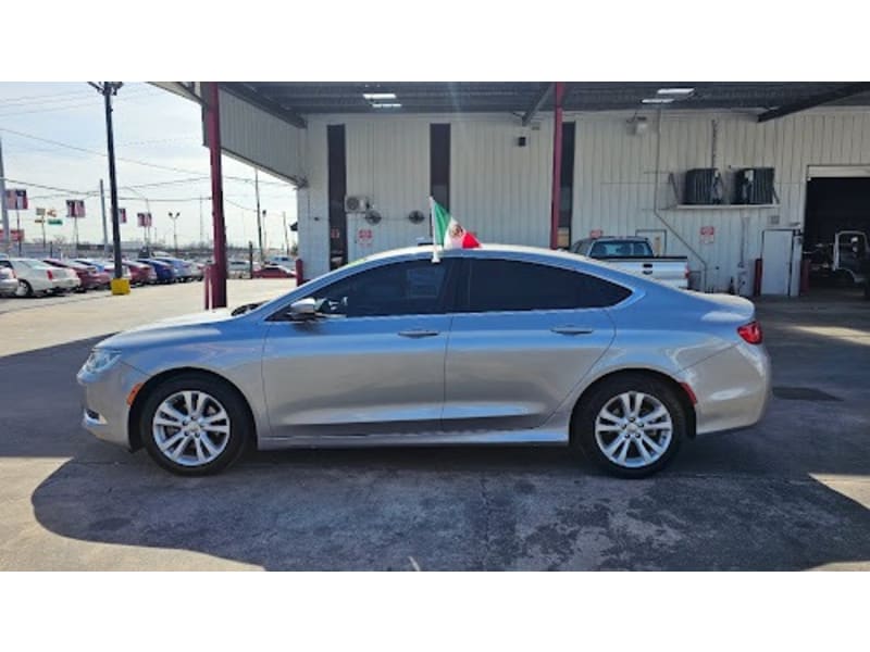 Chrysler 200 2016 price $6,500