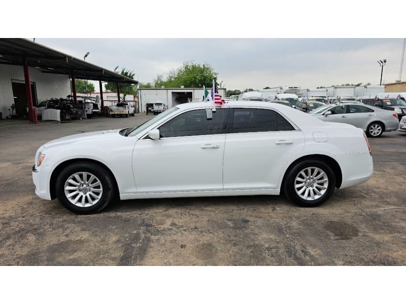 Chrysler 300 2014 price 7995