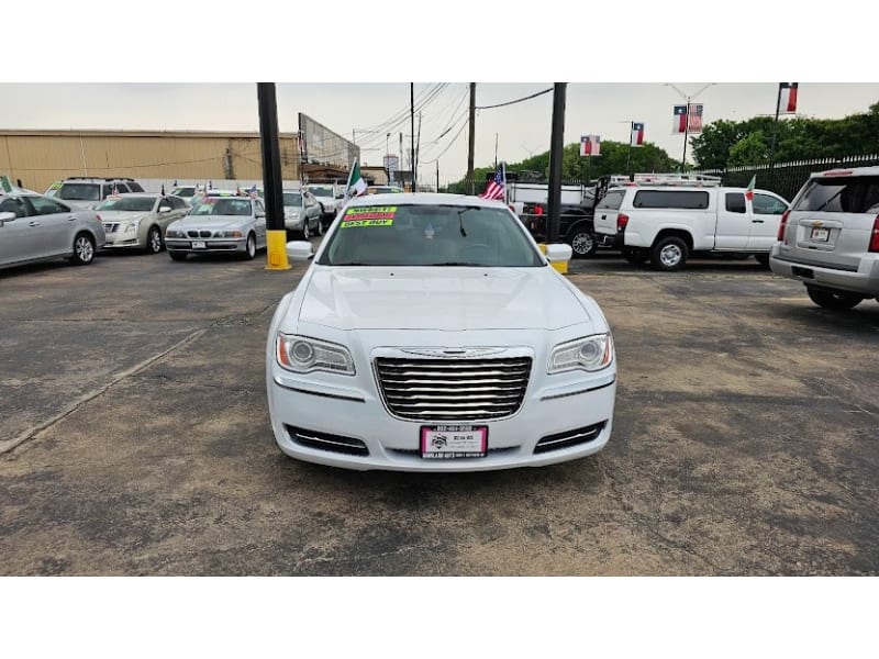 Chrysler 300 2014 price 7995