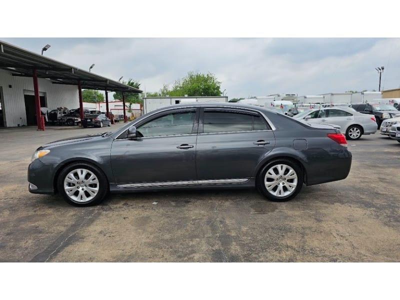 Toyota Avalon 2011 price $8,995