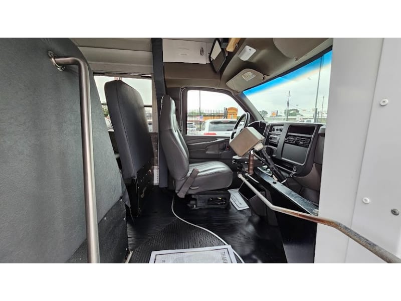 Chevrolet Express Commercial Cutaway 2007 price CALL FOR PRICE !