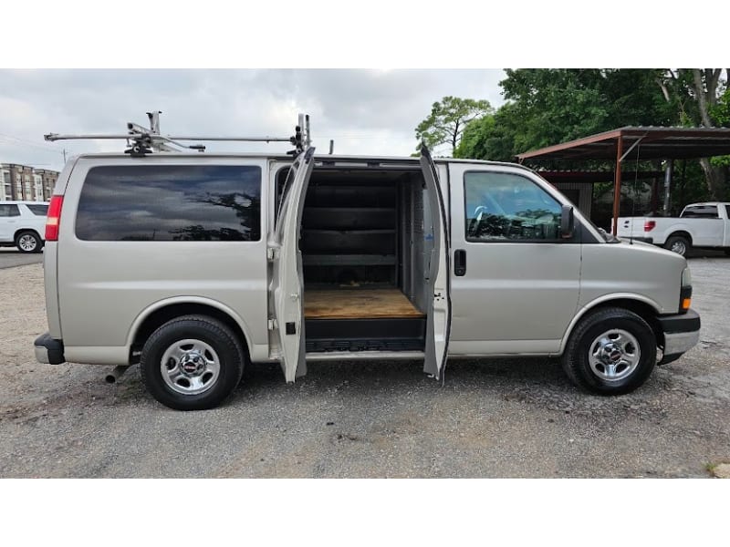 GMC Savana Passenger 2007 price $6,995