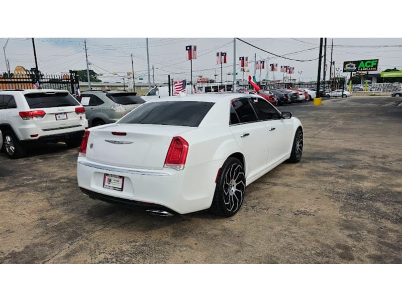 Chrysler 300 2016 price 7995