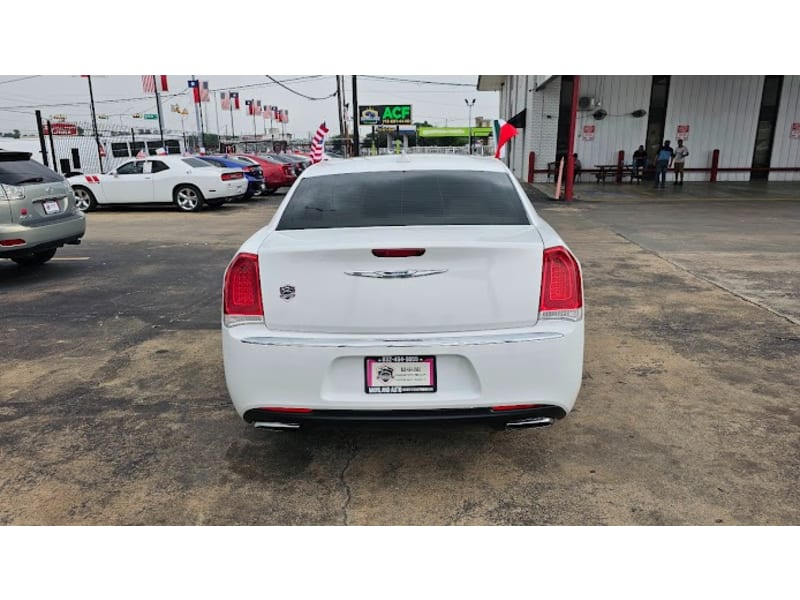 Chrysler 300 2016 price 7995