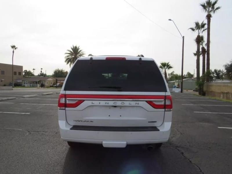 Lincoln Navigator 2016 price $22,950