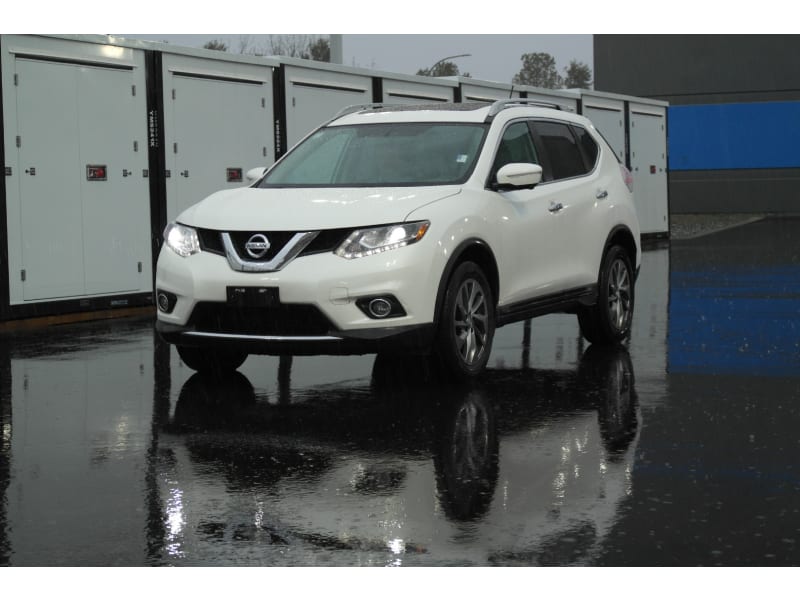 Nissan Rogue 2015 price $17,900