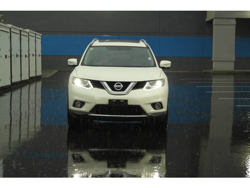 Nissan Rogue 2015 price $17,900