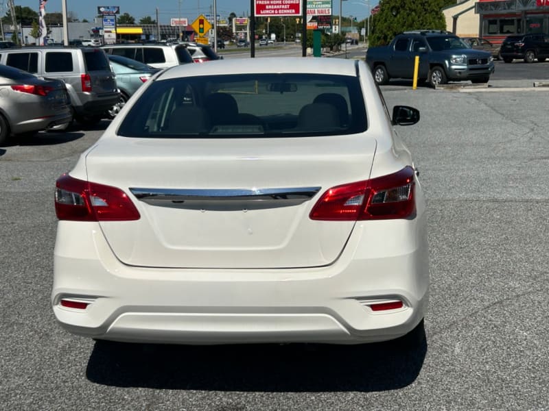 Nissan Sentra 2018 price $10,500