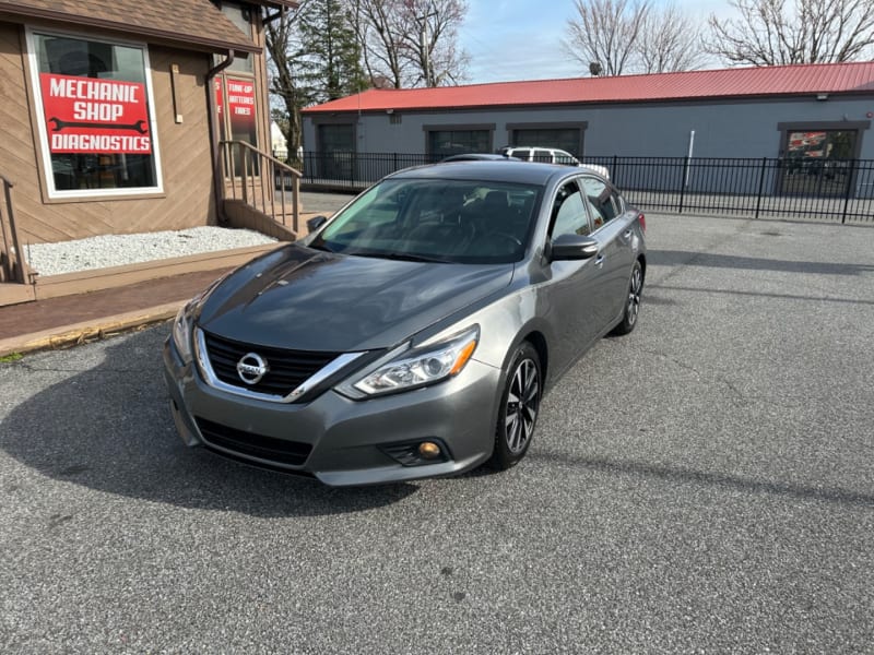Nissan Altima 2018 price $9,995