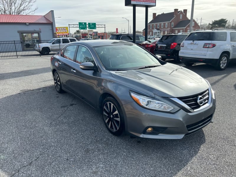 Nissan Altima 2018 price $9,995