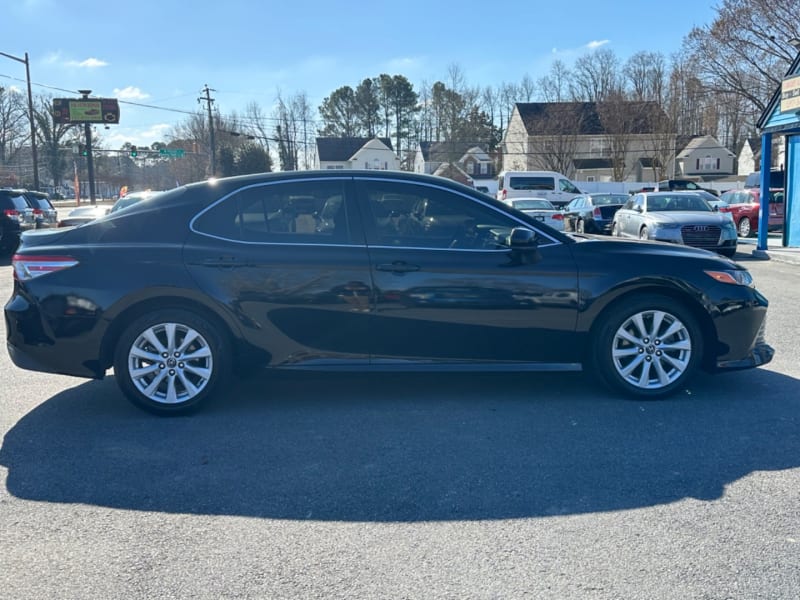 Toyota Camry 2018 price $12,800 Cash