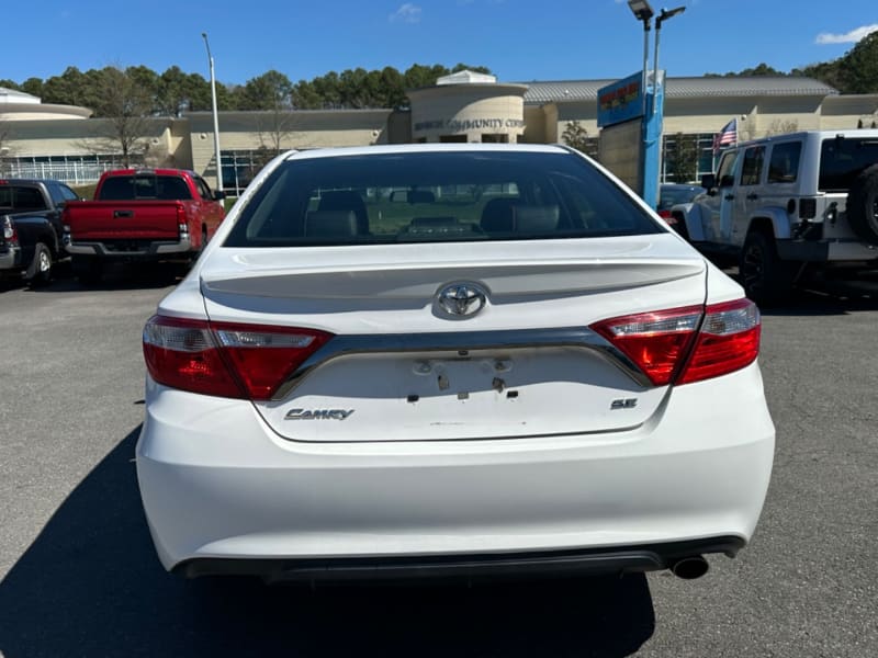 Toyota Camry 2015 price $10,300 Cash