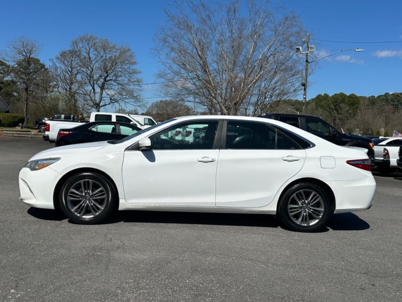 Toyota Camry 2015 price $10,300 Cash