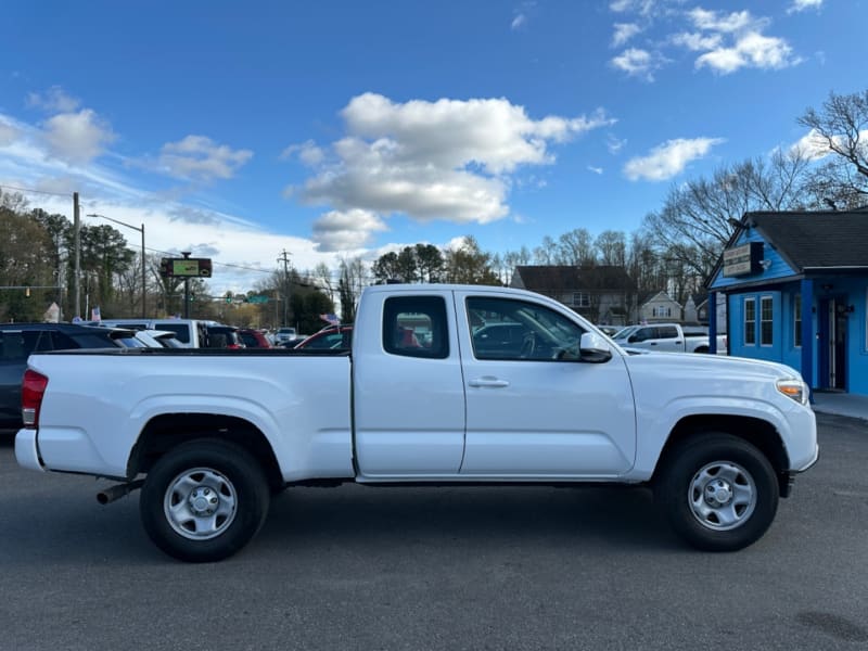 Toyota Tacoma 2017 price $15,800 Cash