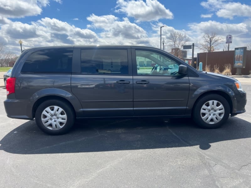 Dodge Grand Caravan 2016 price $8,499