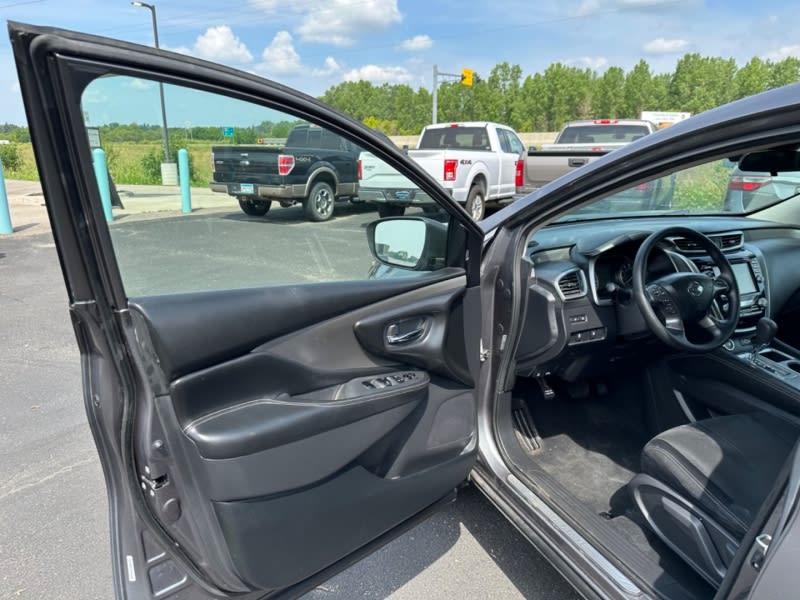 Nissan Murano 2020 price $19,999