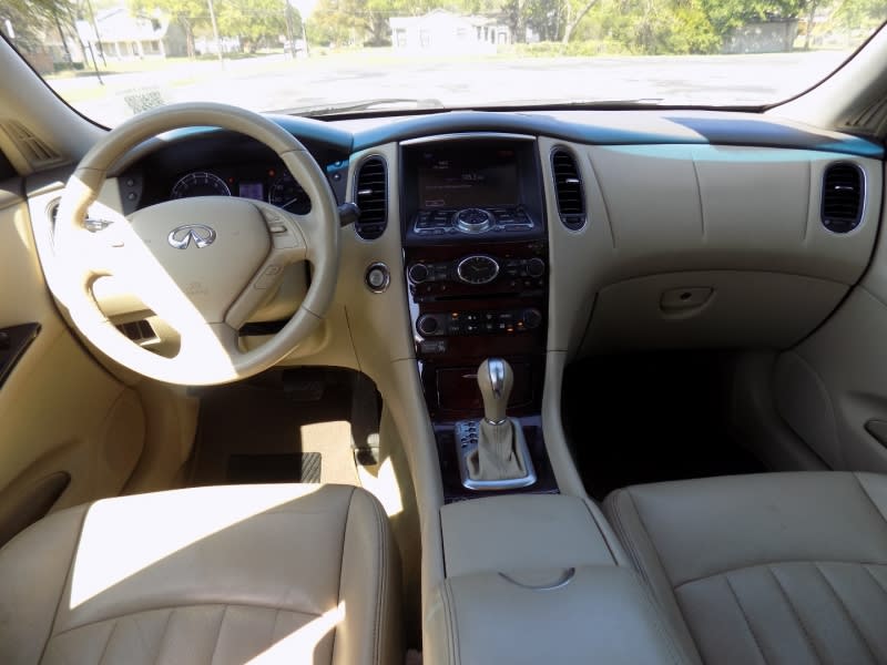 Infiniti QX50 2015 price $12,520